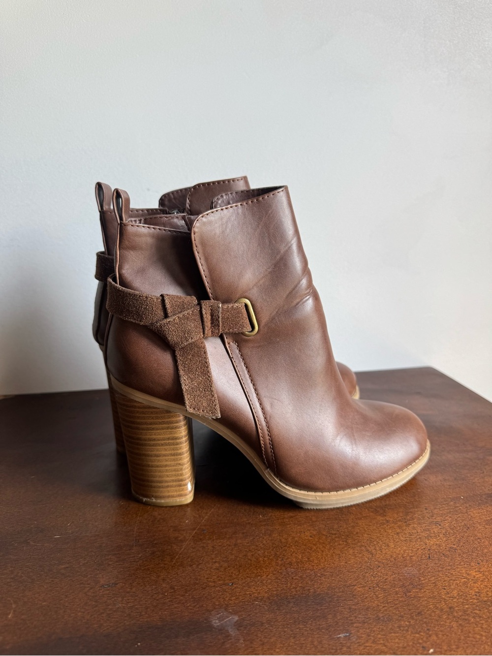 💗5 for $25💗 A+ Ellen Leather Brown Ankle Bootie with Block Heel